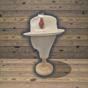 MONTIQUE ICONIFY COLLECTION WHITE 2 1/4" BRIM BEAVER LOOK FELT HAT. H81